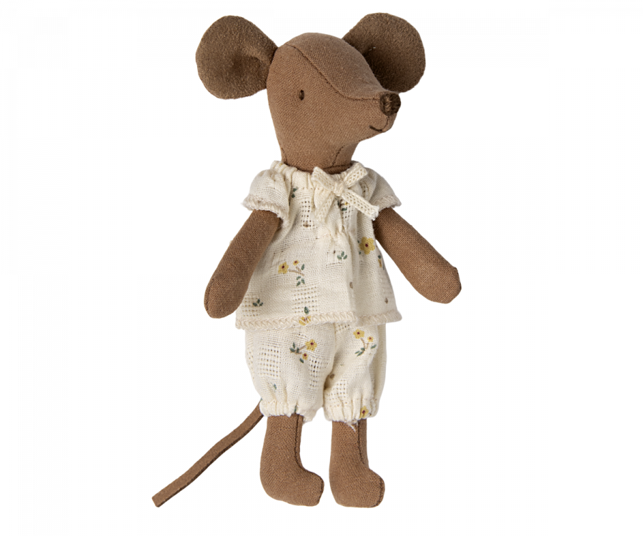 Große Schwester Maus in Streichholzschachtel