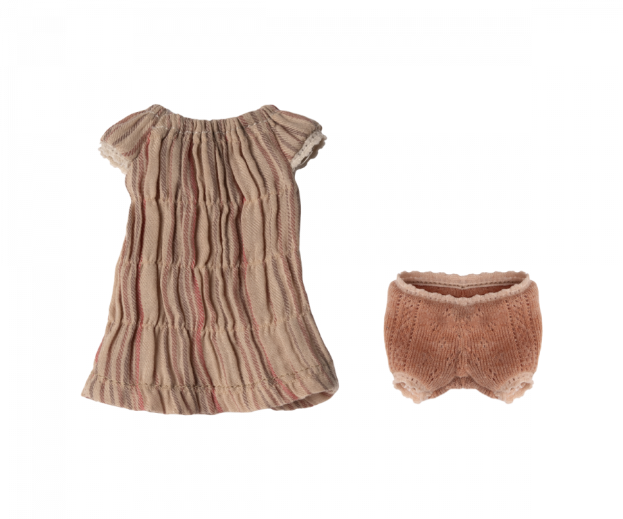 Vestido y ropa interior, Talla 1
