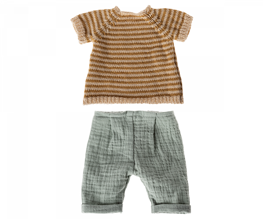 Conejo talla 3 - Camisa y pantalones de puntos