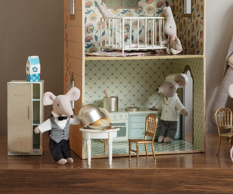 Refrigérateur en carton, Souris