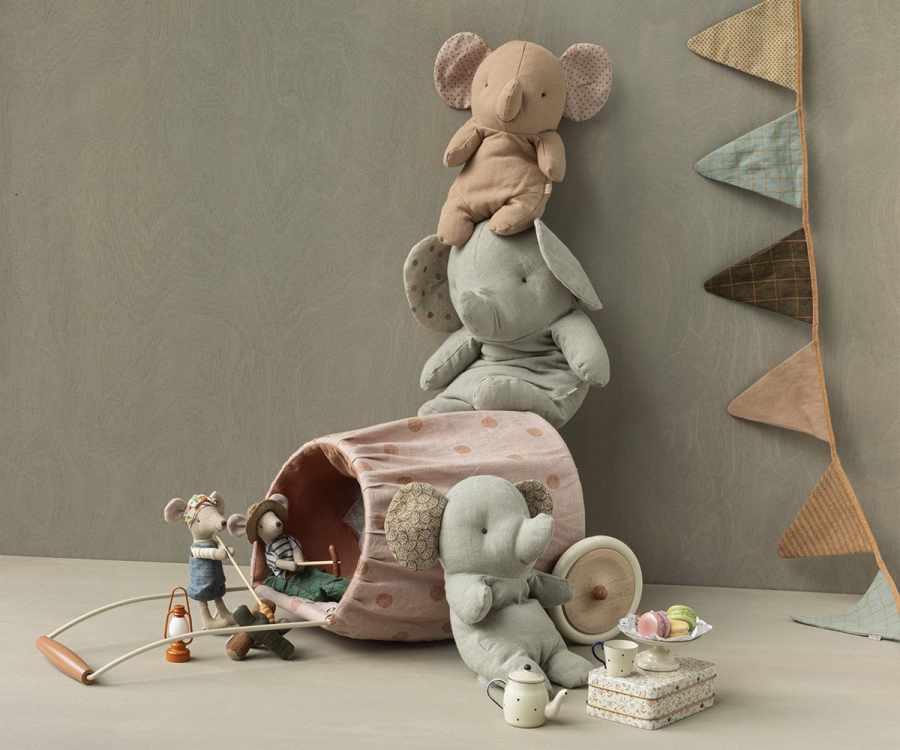 Bonfire set, mouse