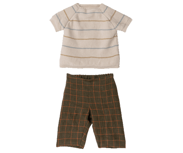 Pants and knitted shirt, Size 5