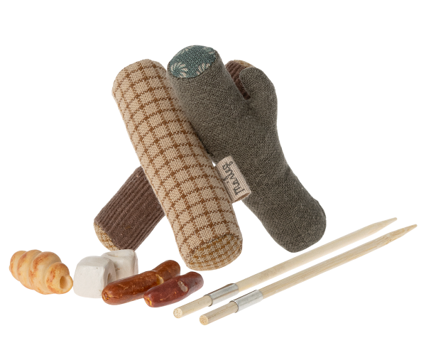 Bonfire set, mouse
